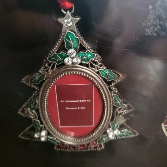 St Nicholas Square ~ beautifully detailed Enameled metal Christmas Ornaments - Picture 4 of 6